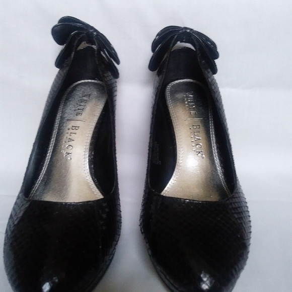 WHBM 6M Platform Snakeskin Heels Pumps Bow Closed Toe Stiletto Myers White House - Picture 4 of 11